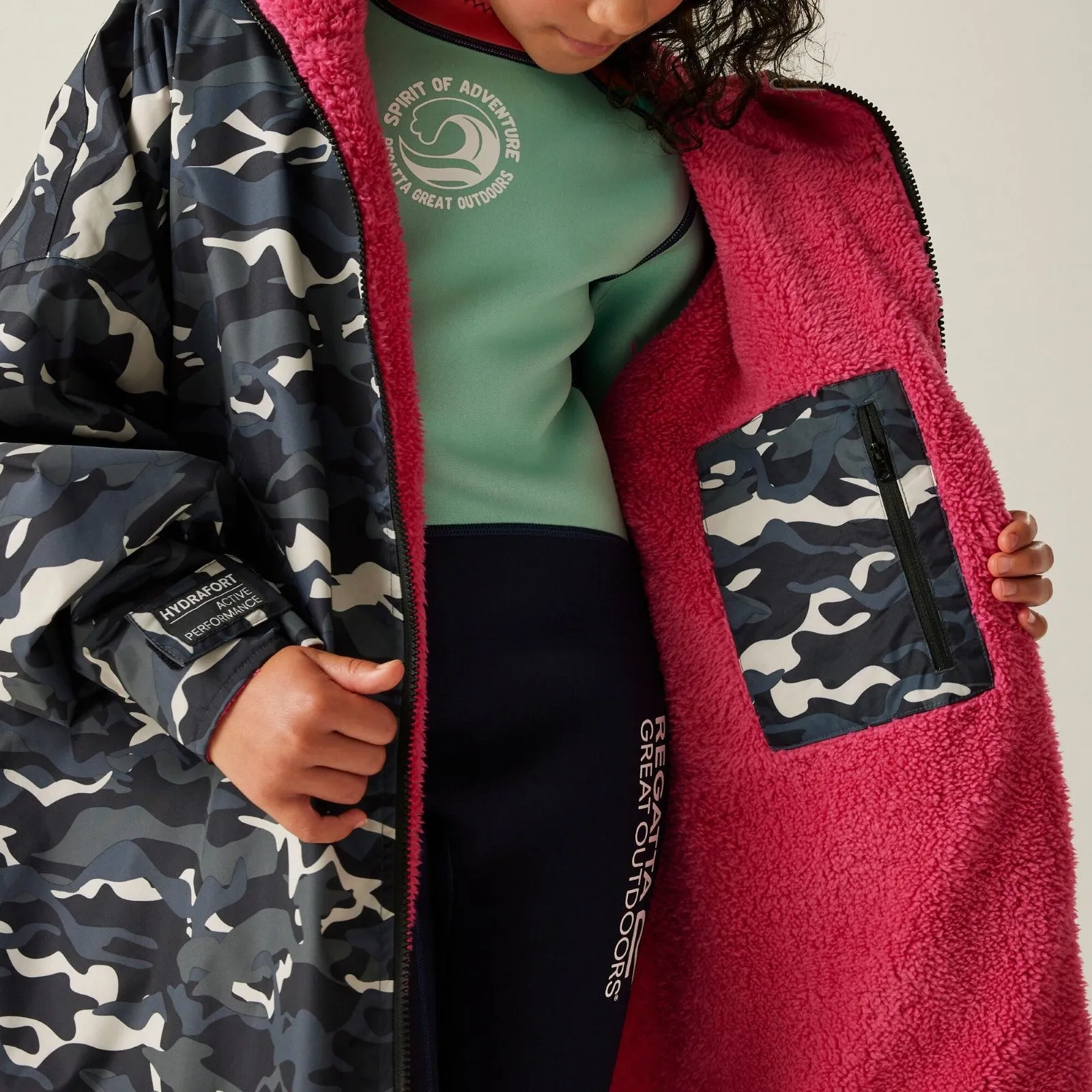 Regatta Kids Spirit Of Adventure Waterproof Changing Robe